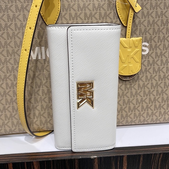 Michael Kors Mimi Large Saffiano Leather Bi-Fold Continental Wallet
Optic White - Picture 8 of 16